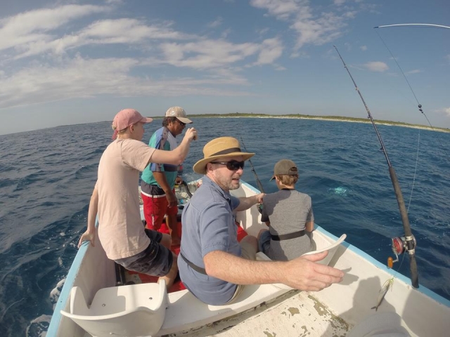 pescando en barco